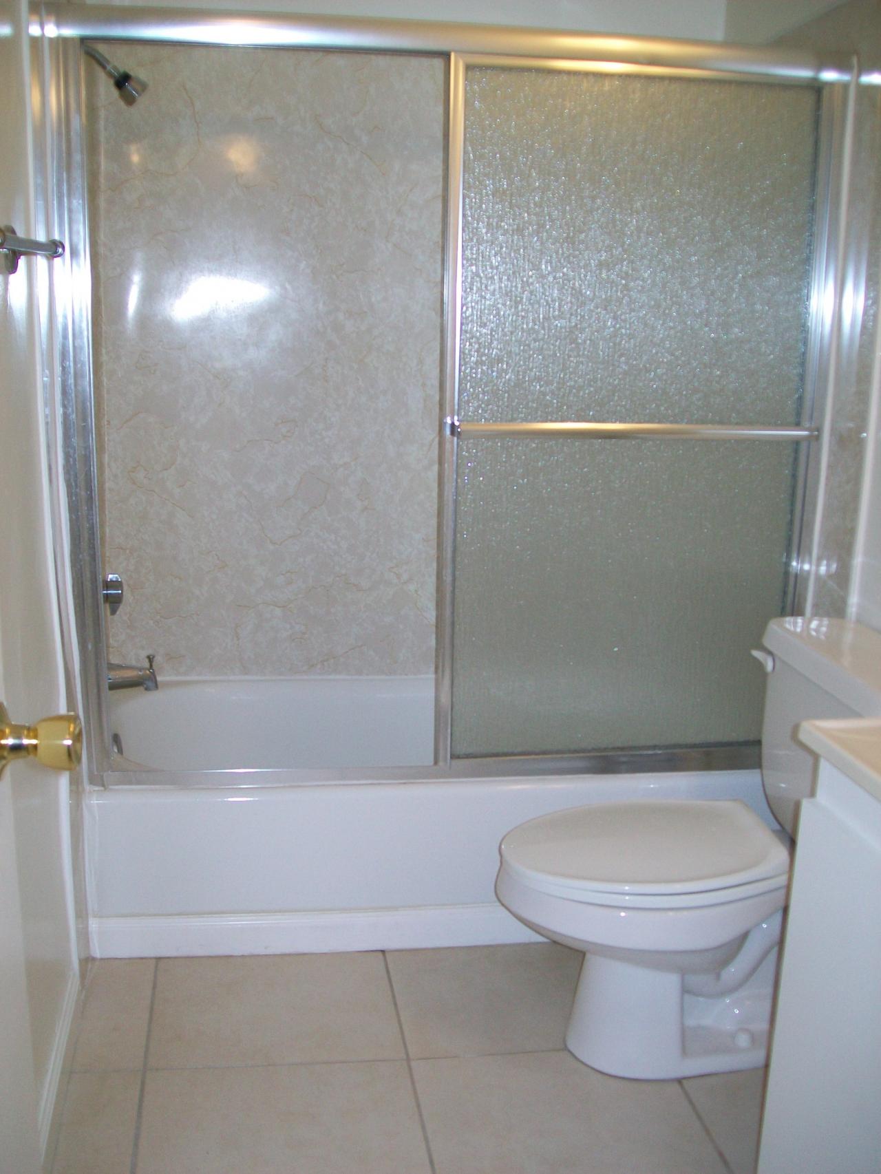 Photo of Kingsbury Villas Apartments - a view of an apartment interior -bathroom overall view